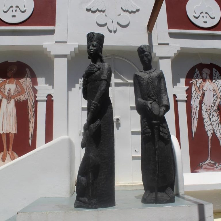 statues outside Kimme Museum